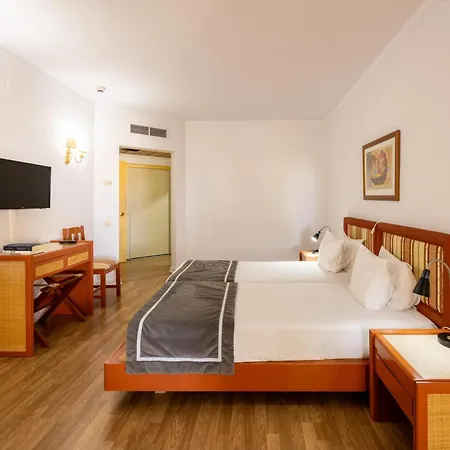 Hotel Clube Do